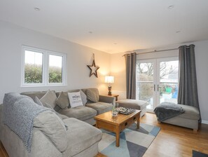Cottage | Living area