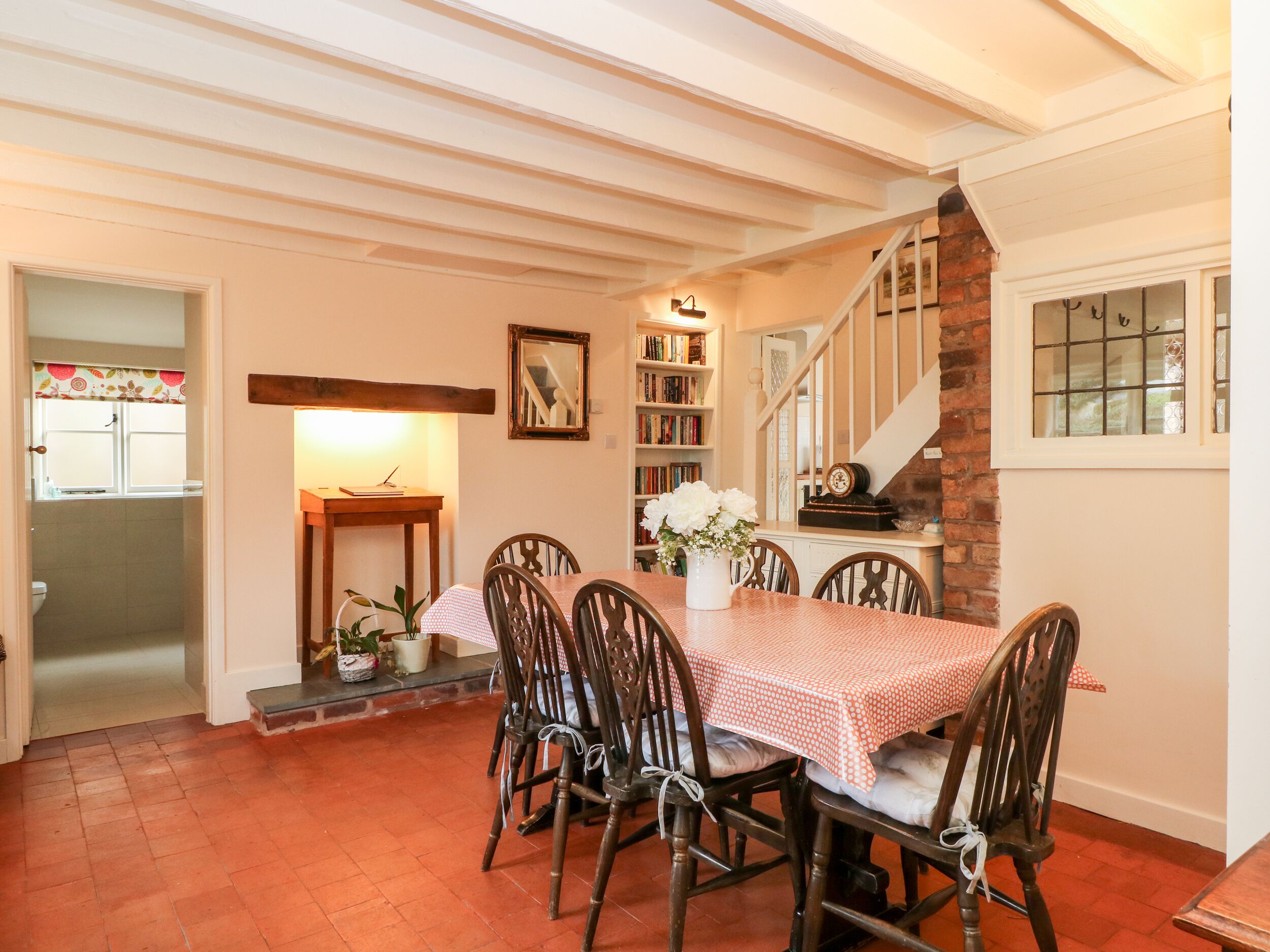 Cottage | Private kitchen | Fridge, dishwasher, electric kettle, toaster