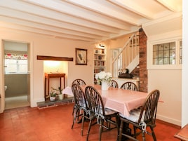 Cottage | Private kitchen | Fridge, dishwasher, electric kettle, toaster