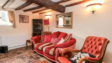 Cottage | Living room | TV, fireplace
