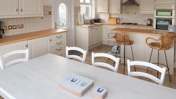 Cottage | Interior