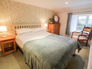 Cottage | 3 bedrooms, individually decorated, individually furnished, free WiFi - 2 Rose Cottages (Looe)