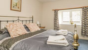 Cottage | 2 bedrooms, individually decorated, individually furnished, free WiFi