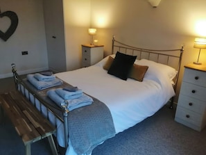 2 bedrooms, individually decorated, individually furnished, free WiFi - Llofft Yr Yd (Caernarfon)