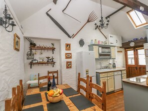Cottage | Interior - Heather Cottage (Milford Haven)