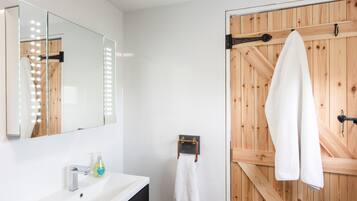 Cottage | Bathroom | Shower