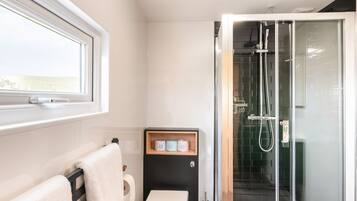Cottage | Bathroom | Shower