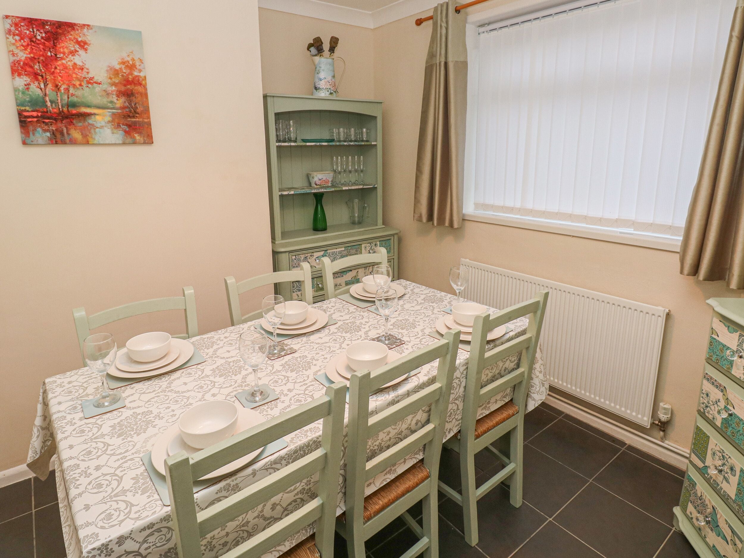 Cottage | Private kitchen | Fridge, microwave, electric kettle, toaster