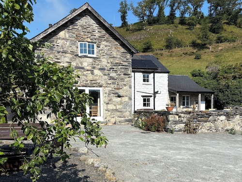 Peniarth Ganol