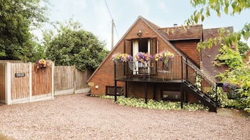 Cottage | Property grounds