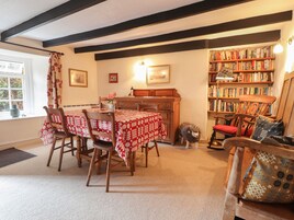 村舍 | 私人厨房 | 冰箱、洗碗机、厨具/餐具