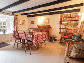 Cottage | Private kitchen | Fridge, dishwasher, cookware/dishes/utensils