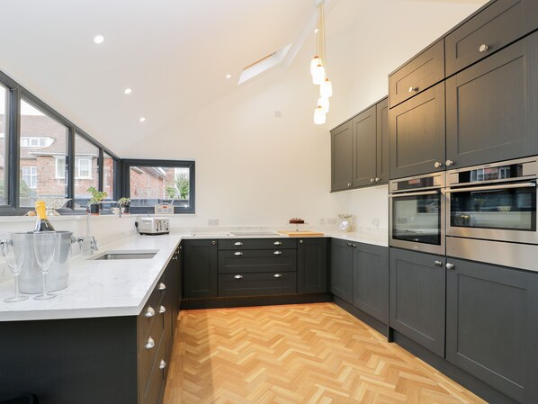 Cottage | Private kitchen | Fridge, dishwasher, electric kettle, toaster - Beach House (Bridlington)