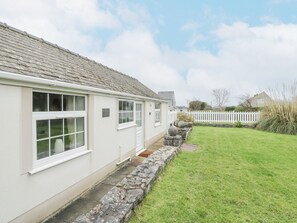 Cottage | Property grounds