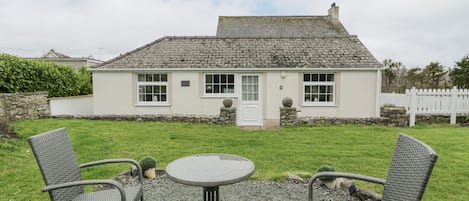 Cottage | Property grounds