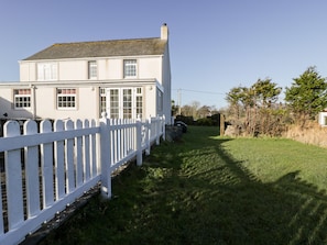 Cottage | Interior - Halcyon (Moelfre)