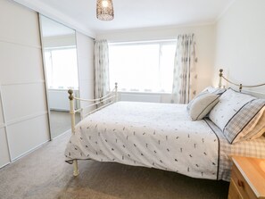 Cottage | 2 bedrooms, individually decorated, individually furnished, free WiFi - Castle Cove (Abergele)