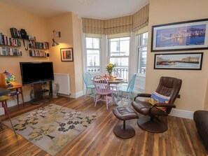 Cottage | Living area