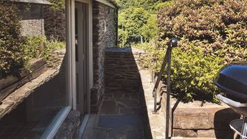 Cottage | Property grounds