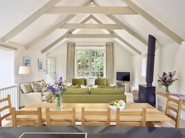 Cottage | Living area