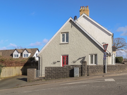 Y Bwthyn, Newport