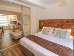 1 bedroom, individually decorated, individually furnished, free WiFi
