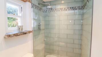 Cottage | Bathroom | Shower