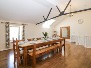 Dining - Meadow View (Buxton)