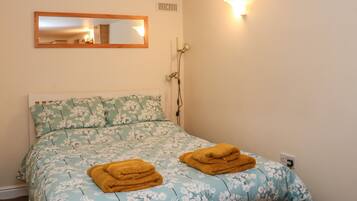 1 bedroom, individually decorated, individually furnished, free WiFi