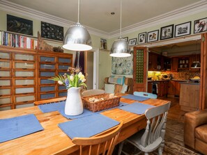 Cottage | Interior