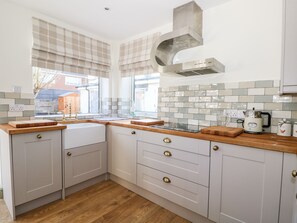 Småhus | Eget kjøkken | Kjøleskap, oppvaskmaskin, vannkoker og brødrister