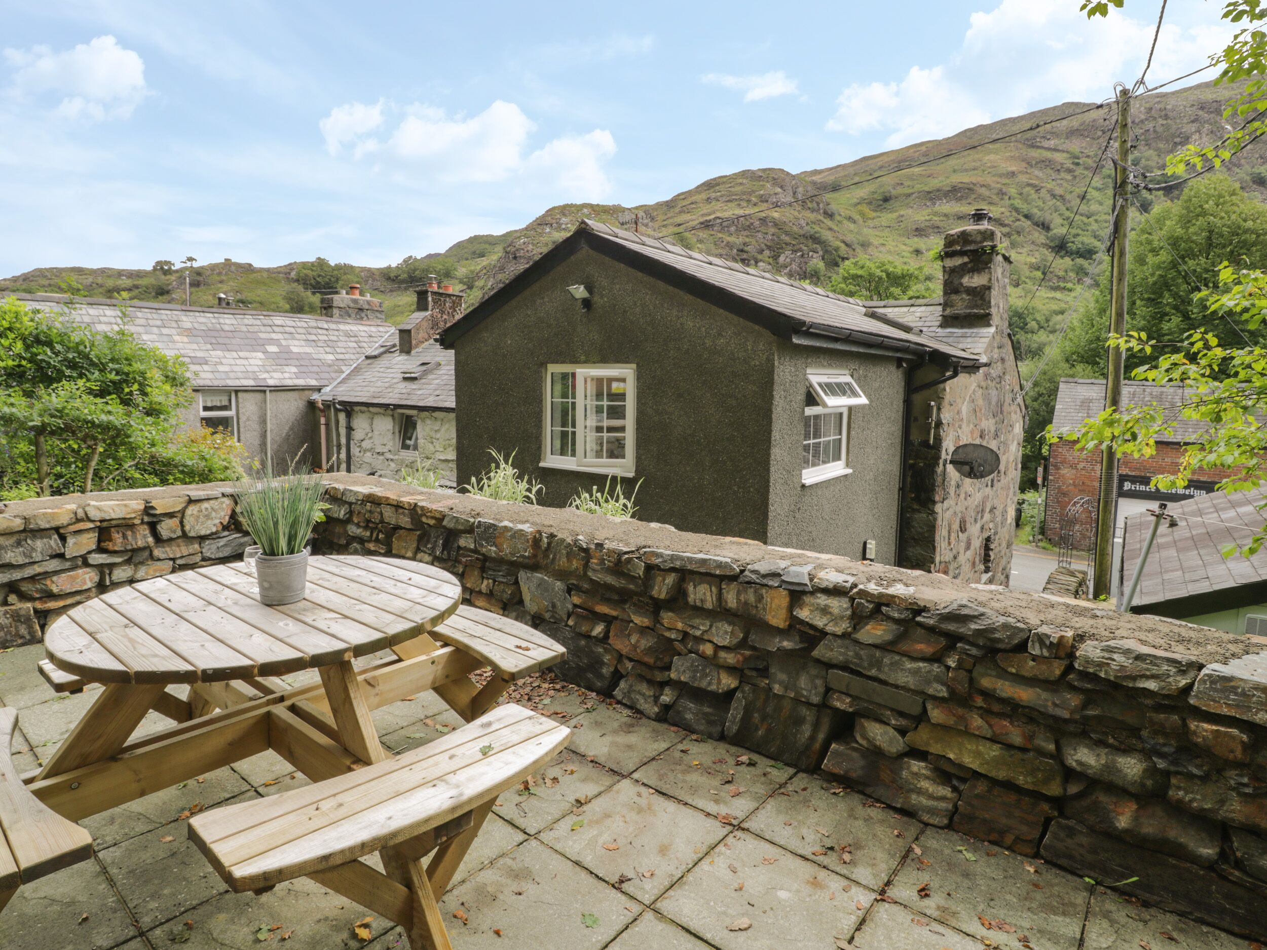 คอทเทจ | ระเบียง