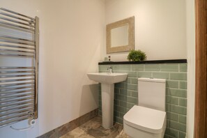 Cottage | Kamar mandi | Shower