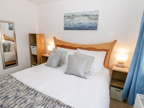Cottage | 2 bedrooms, individually decorated, individually furnished, free WiFi - 10 The Orchard (Colwyn Bay)