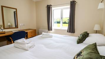 Cottage | 11 bedrooms, individually decorated, individually furnished