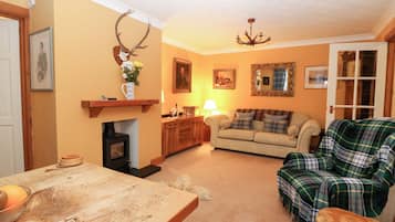 Cottage | Living area