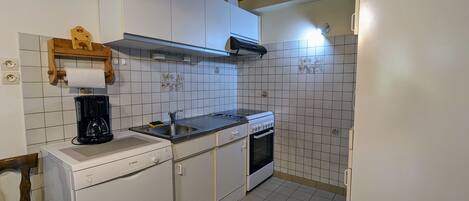 Réfrigérateur, micro-ondes, lave-vaisselle