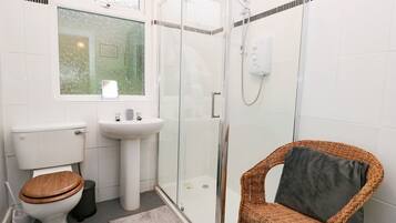 Cottage | Kamar mandi | Shower