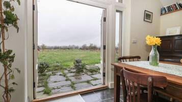 Cottage | Bahagian dalam