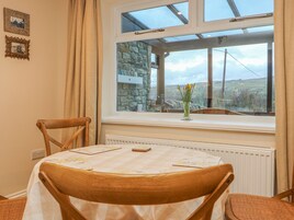 村舍 | 私人厨房 | 冰箱、洗碗机、厨具/餐具