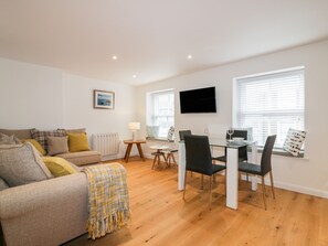 Cottage | Interior - Midships (St Austell)