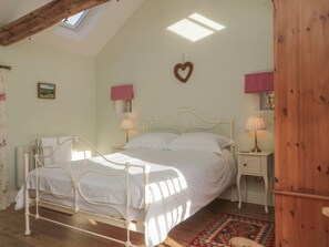 Cottage | Interior - Wood Cottage (Middlesbrough)