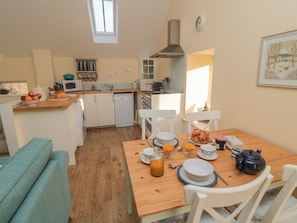Cottage | Interior