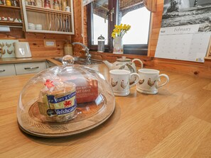 Kühlschrank, Kochgeschirr/Geschirr/Besteck