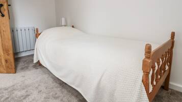 2 bedrooms, individually decorated, individually furnished, free WiFi
