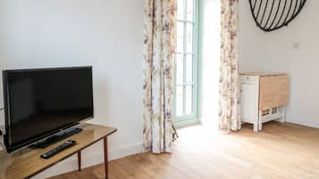 2 bedrooms, individually decorated, individually furnished, free WiFi