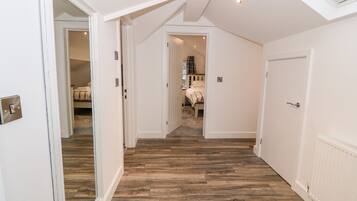 Stuga | 6 sovrum, individuell inredning, unika möbler och barnsängar