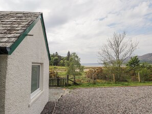 Cottage | Interior - Roddy's Cottage (Kyle)