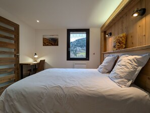 5 soverom, skrivebord, strykejern/-brett og wi-fi (inkludert)