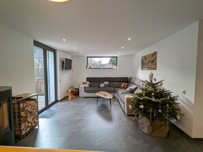 TV, DVD player, books